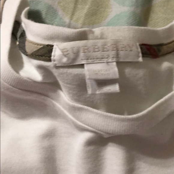 White: plaid shoulders Burberry tee size 10 boys - Picture 3 of 4